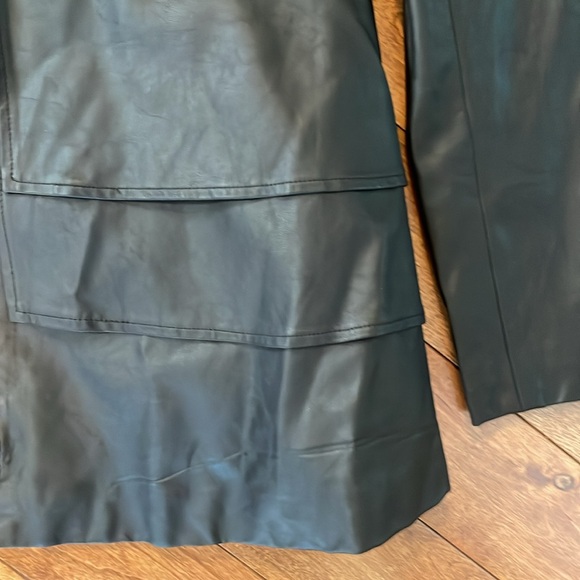 Venus Faux Leather jacket with tied back and ruffle bottom M - Picture 3 of 6